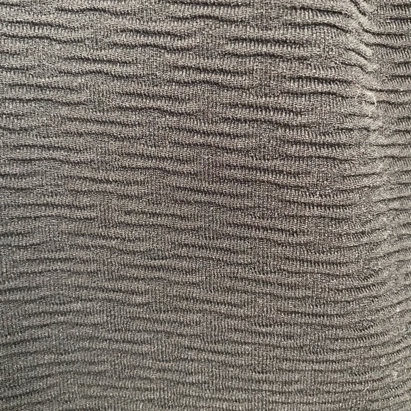 Textured dress with surprise back - Picture 2 of 7